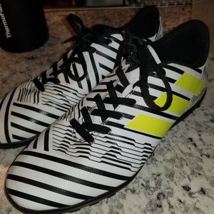 Adidas Nemesis indoor soccer cleat SIZE 4.5